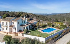 Villa Avios